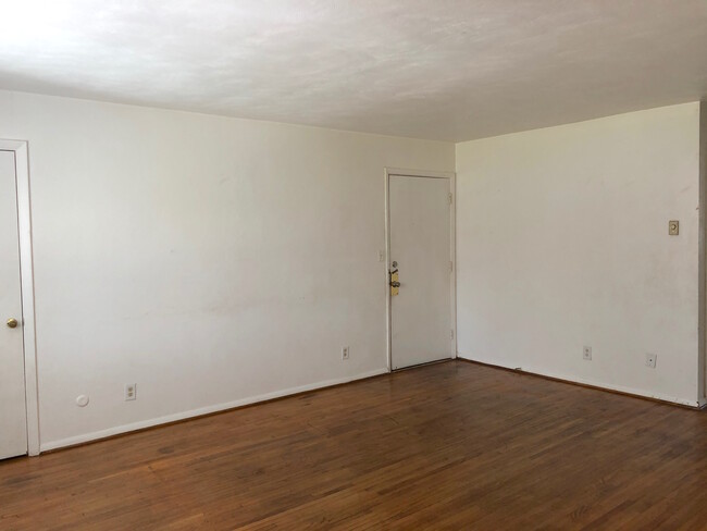 Building Photo - 406 Bosley Ave