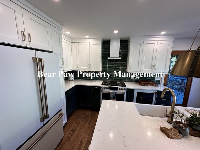 Building Photo - Cozy FURNISHED 2-Bed, 2-Bath Haven  on the...