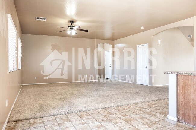 Building Photo - Large Beautiful Home in Coolidge w/ SOLAR