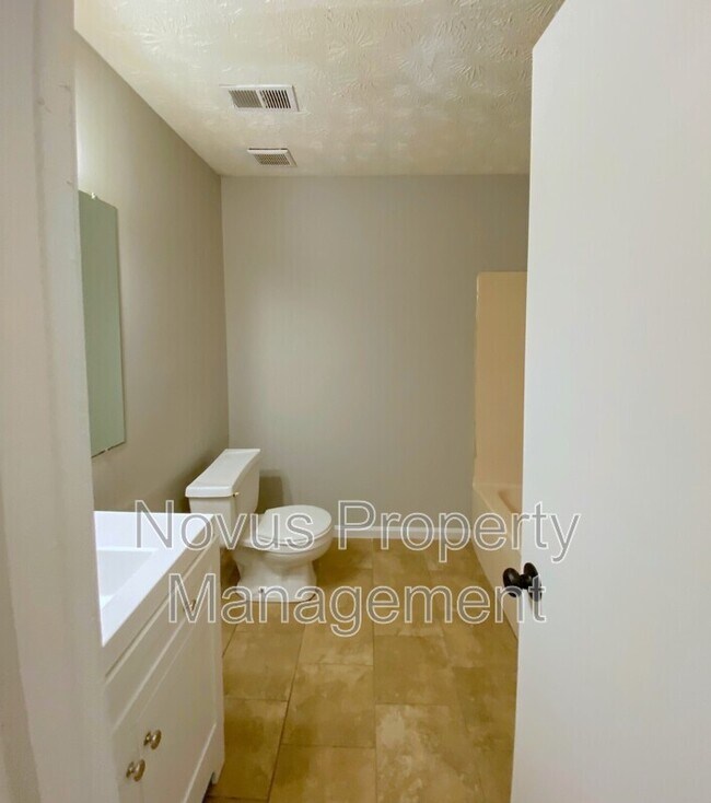 Building Photo - 100 Spring Ct