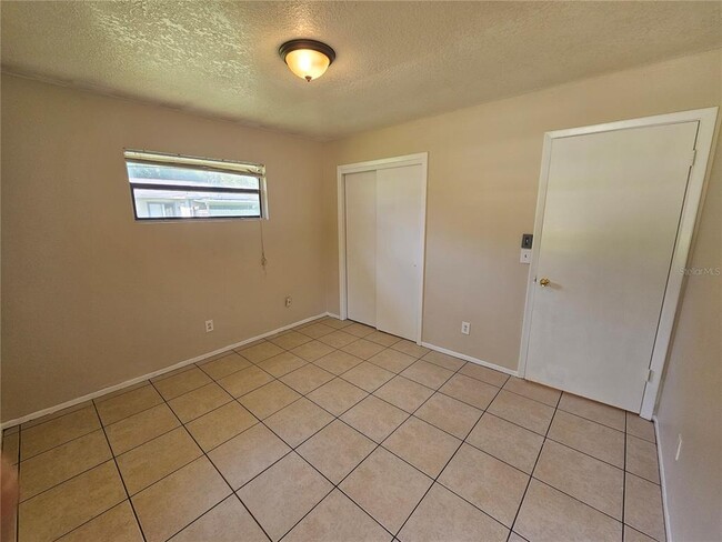 Building Photo - 7951 W Fern Pl