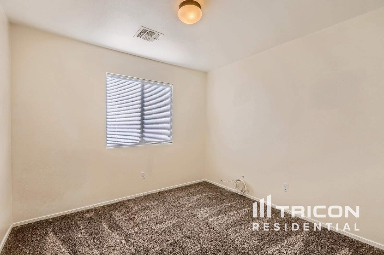 Building Photo - 26011 N Sandstone Way