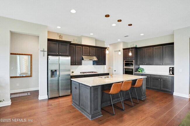 Building Photo - 520 Back Creek Dr