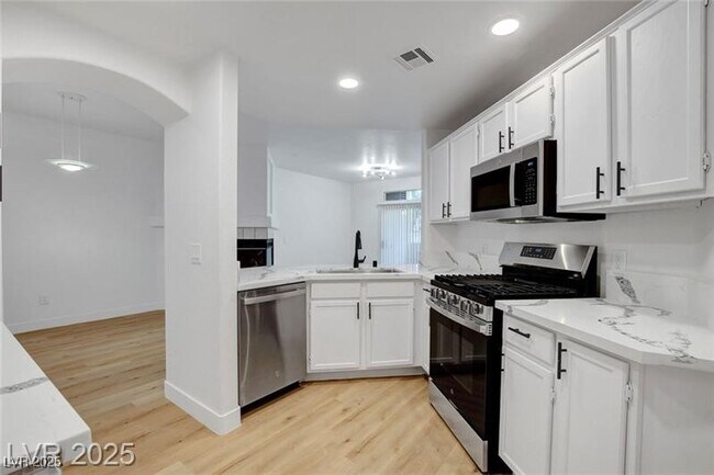 Building Photo - 7400 W Flamingo Rd