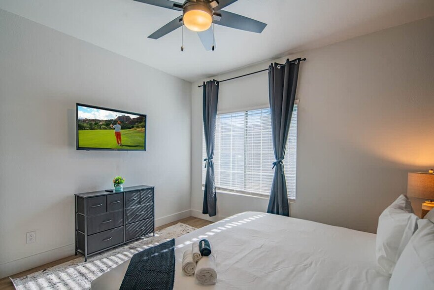 Building Photo - 7900 E Princess Dr