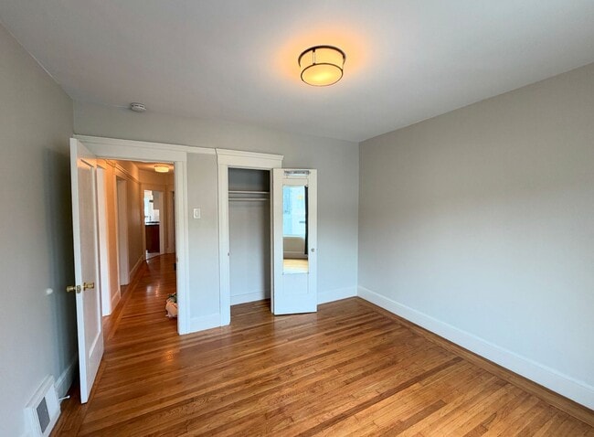 Building Photo - 762 Brunswick St