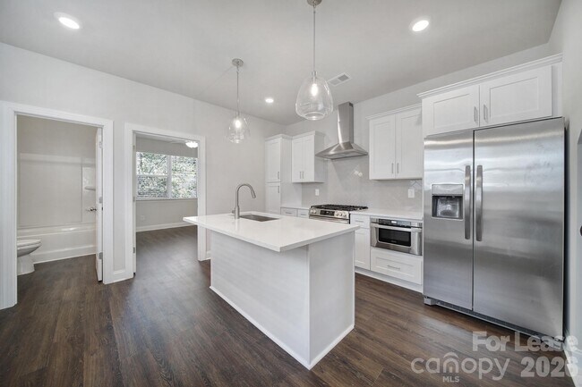 Building Photo - 2432 Arty Ave