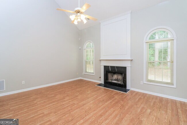 Building Photo - 1005 Crooked Creek Ct SE