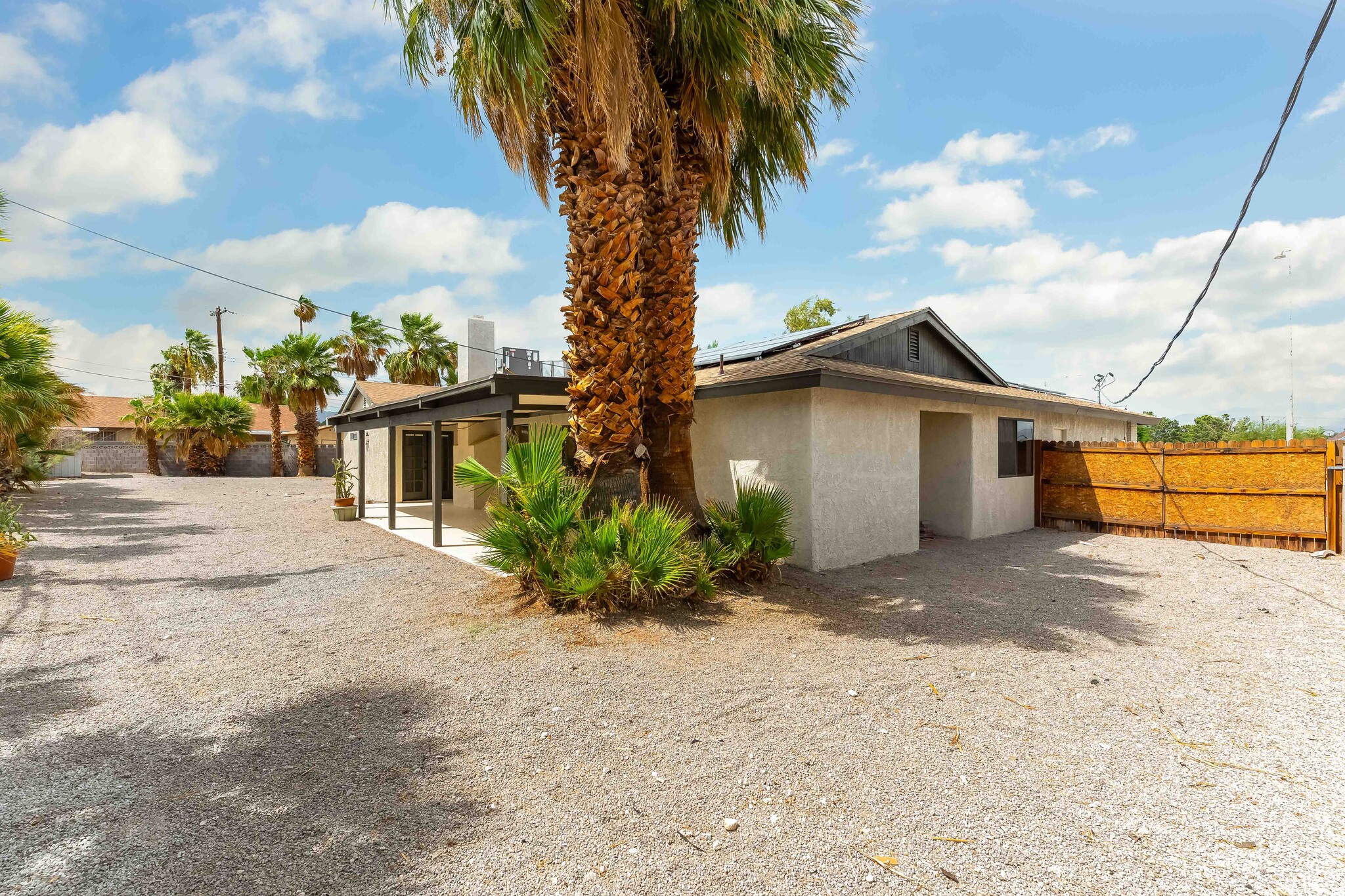 Building Photo - 700 Glen Abbey Cir