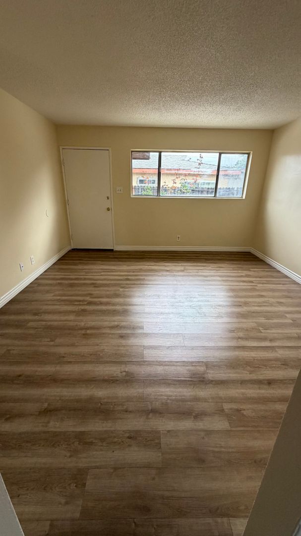 Building Photo - 159th