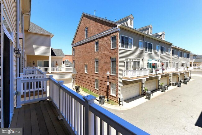 Building Photo - 478 Ferdinand Day Dr