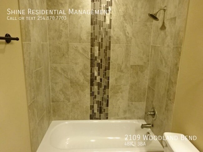 Building Photo - 2109 Woodland Bend Rd