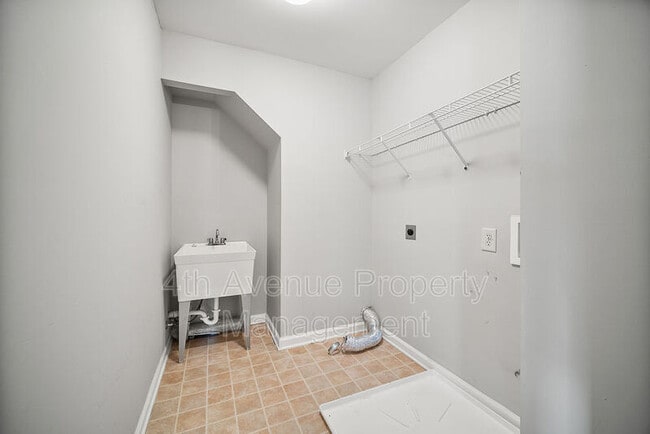 Building Photo - 6033 Riverwood Dr