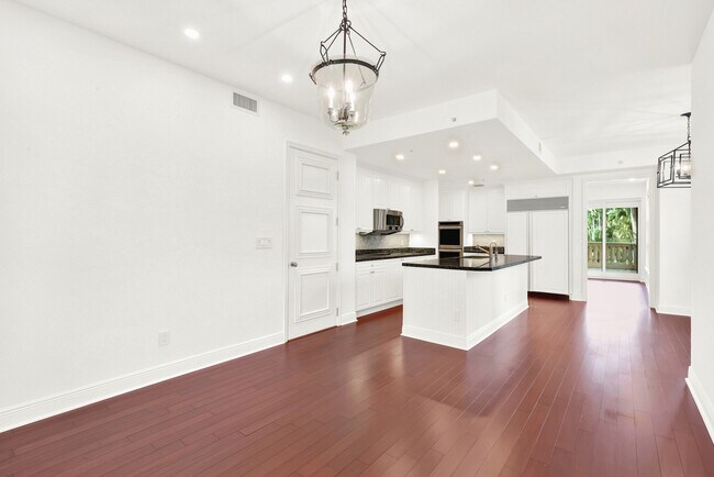 Building Photo - 13631 Deering Bay Dr