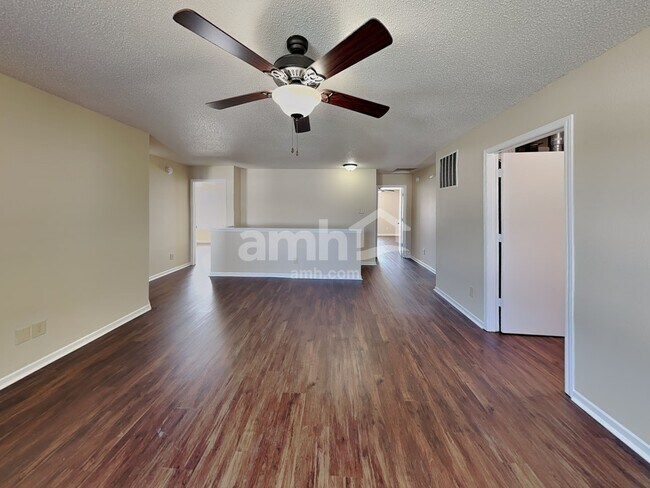 Building Photo - 10794 Timothy Ln