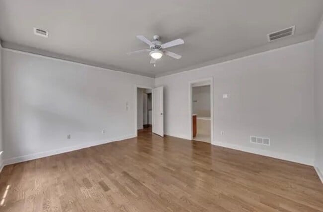 Building Photo - 1390 Dutch Valley Pl NE