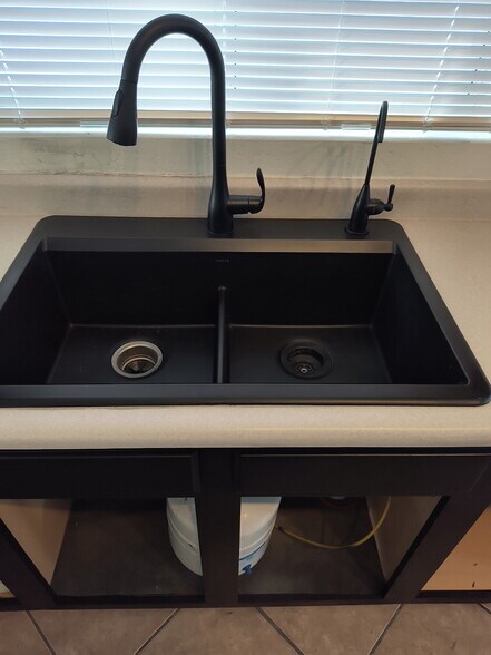 kitchen sink with reverse osmosis water filter - 3072 N 87th St