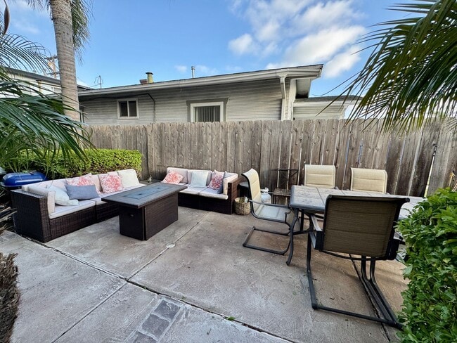 Building Photo - 2BD/2BA IN NORMAL HEIGHTS! ENJOY RESTAURAN...