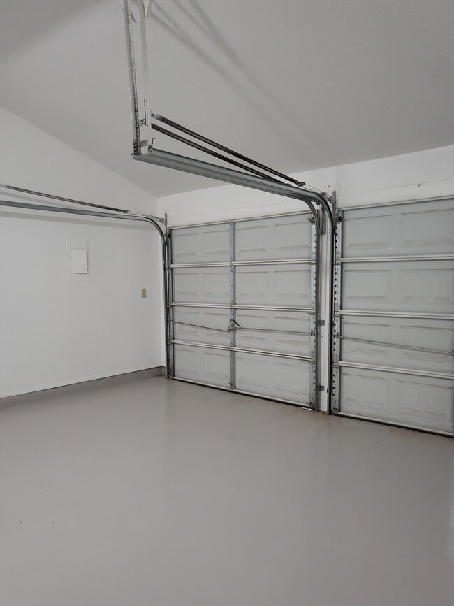 Building Photo - 1517 Prado Del Sol Dr