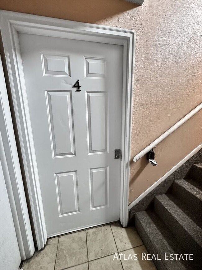 Building Photo - 2116 Friendship Pl