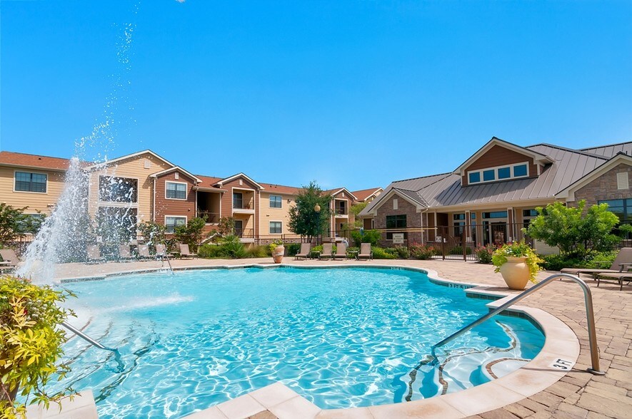 The Retreat at CTM 2500 Marketplace Dr Waco TX 76711 Apartment Finder