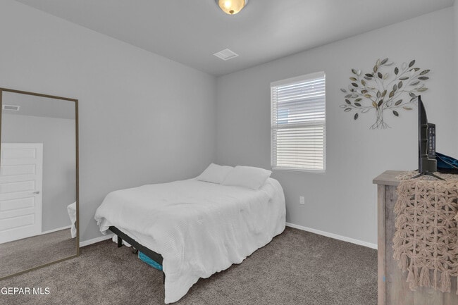 Building Photo - 7846 Enchanted Ridge Dr