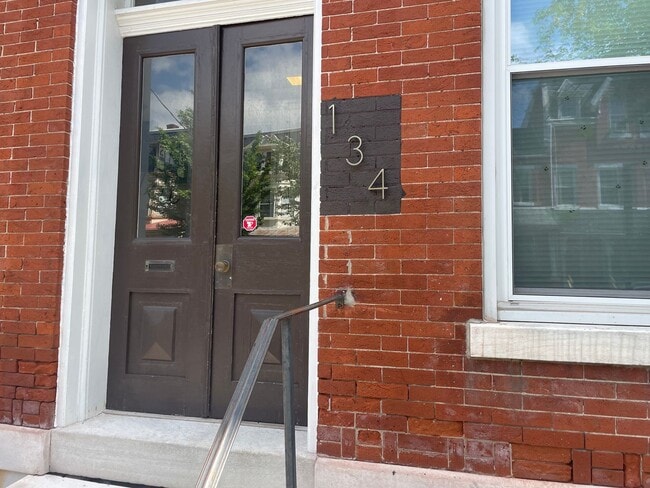 Building Photo - 134 E Lemon St