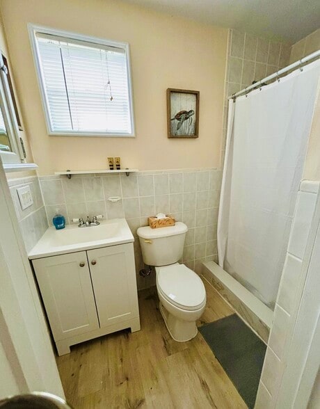 Building Photo - 129 Malaga Ave