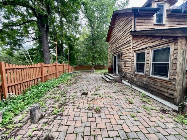 Building Photo - 35 Stillwater Rd