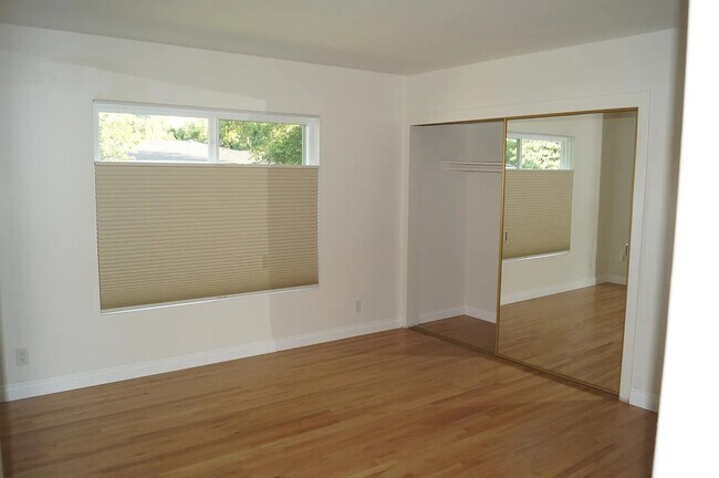 Building Photo - 17537 Margate St