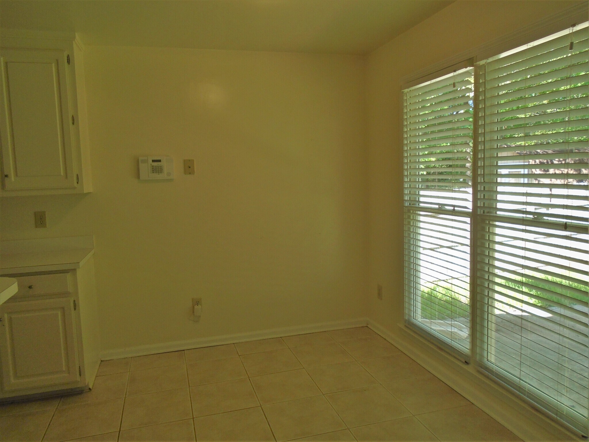 Building Photo - 3980 Brockett Walk