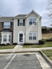 Building Photo - 3 Bed, 2.5 Bath, New Appliances, End Unit ...