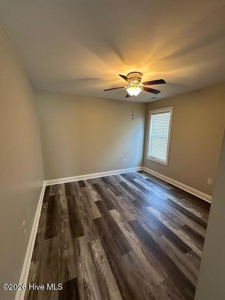 Building Photo - 305 Falcon Bridge Dr