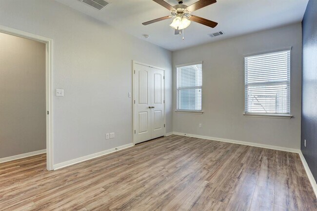 Building Photo - 4524 Esper Ln