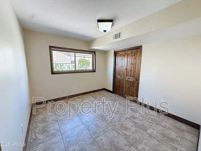 Building Photo - 15545 E Mustang Dr