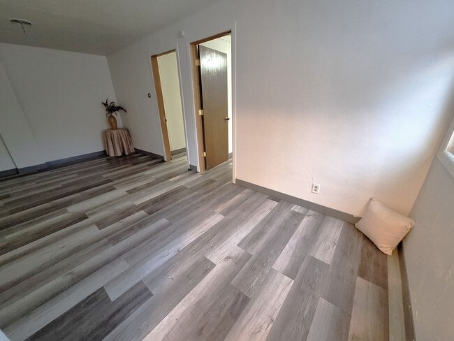 Building Photo - 701 George St