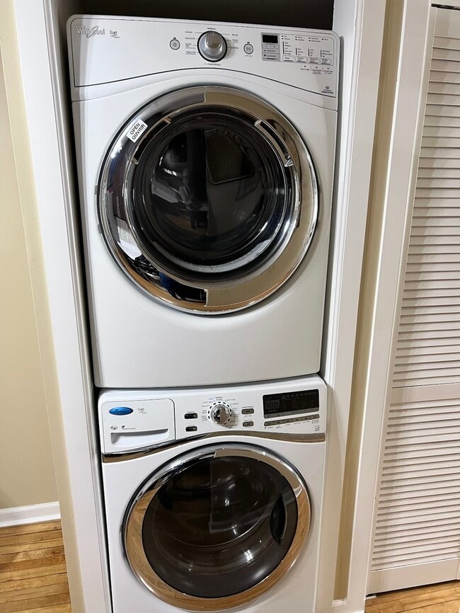 Building Photo - 2330 N Lockwood Ave