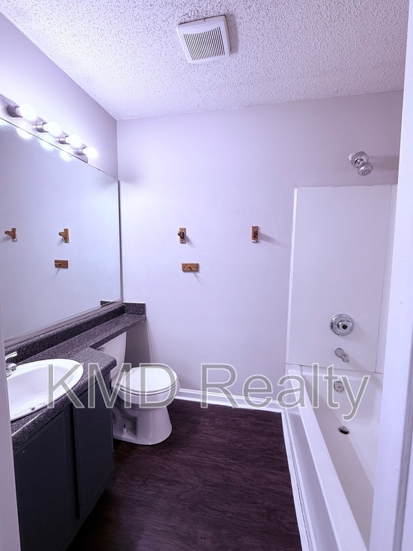 Building Photo - 10008 Graduate Ln