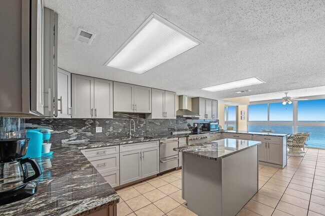 Building Photo - 1007 W Beach Blvd