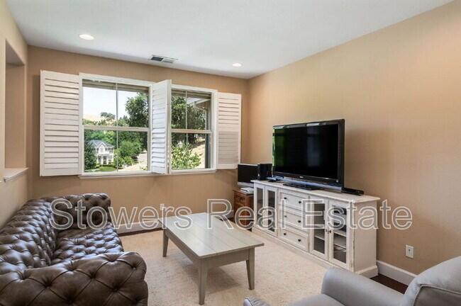Building Photo - 1301 Sugarloaf Dr