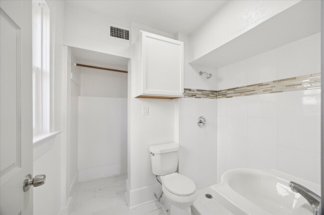 Building Photo - 1632 Hawthorne St