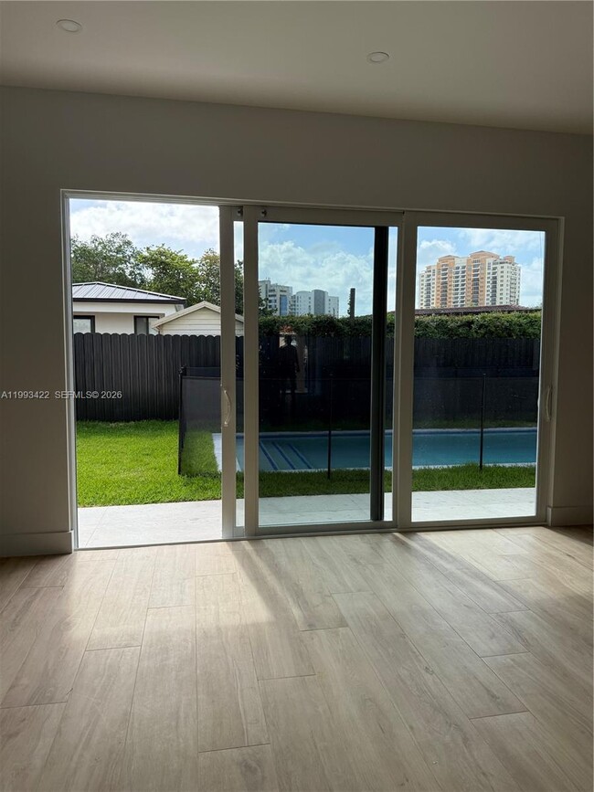 Building Photo - 1981 SW 33rd Ave