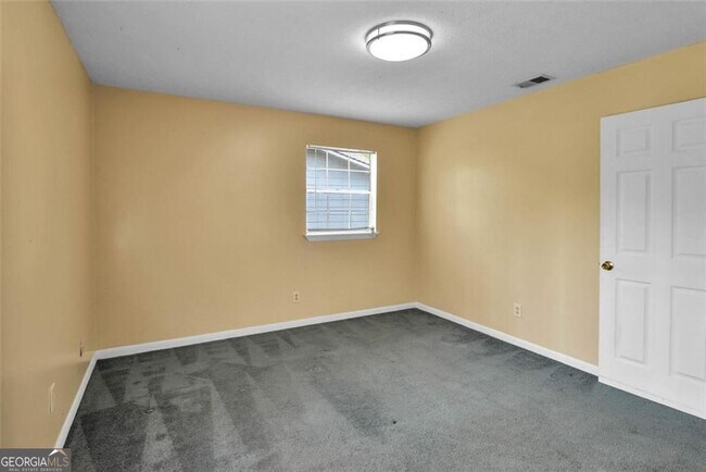 Building Photo - 8941 Ashwood Dr