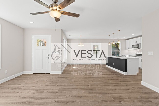 Building Photo - 44 Rosemary Rd