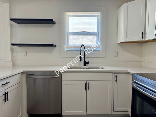 Building Photo - 4529 Balcomb St