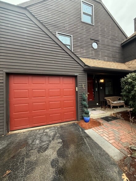 Entry - 51 Stacey Cir