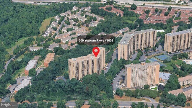 Building Photo - 309 Yoakum Pkwy