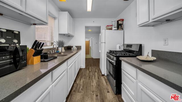 Building Photo - 1842 Stoner Ave