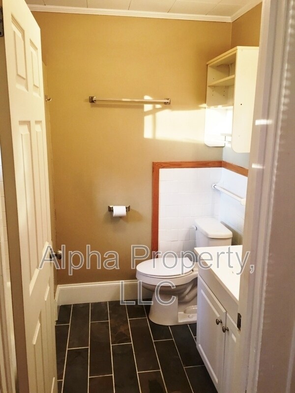 Building Photo - 304 Donnybrook Ave