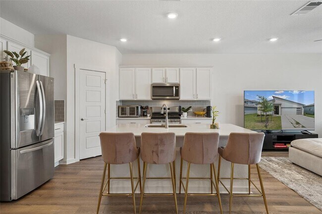 Building Photo - 13821 Zuhause Dr
